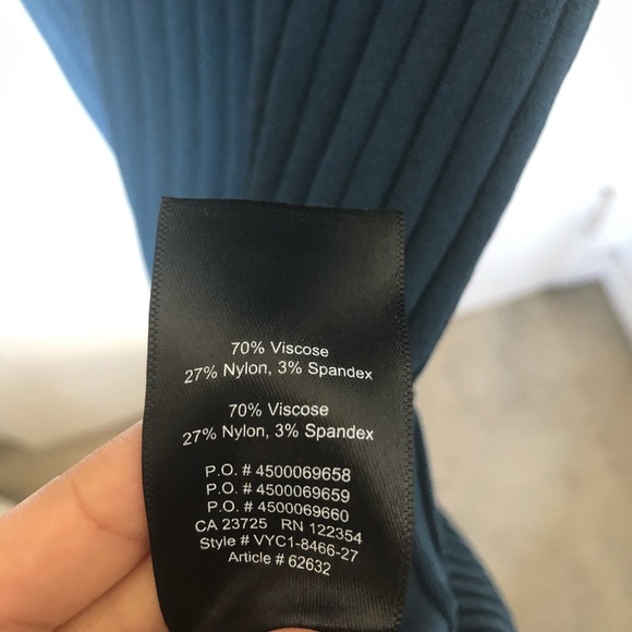 Babaton ribbed knit midi V-neck dress - Picture 12 of 12